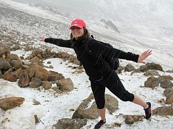 Tour por los volcanes en CDMX. Disfruta de impresionantes paisajes  a medida que recorres los senderos de la montaña; si es temporada, verás nieve estacional además de la diversa flora y fauna con las increíbles vistas y sorprendentes paisajes del Valle de México.